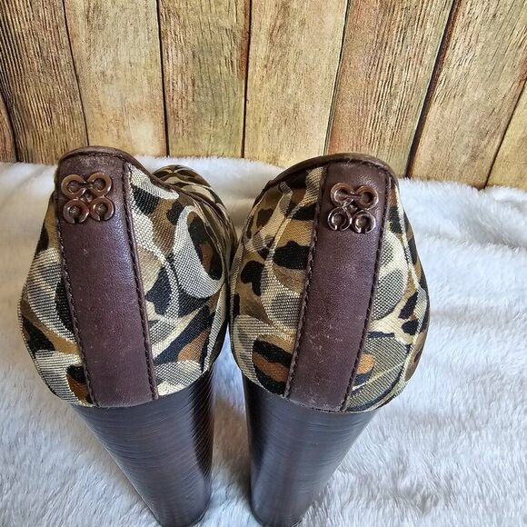 Coach Tristian Leopard Signature Logo Pumps Brown Graphic Size 6B - Picture 5 of 13